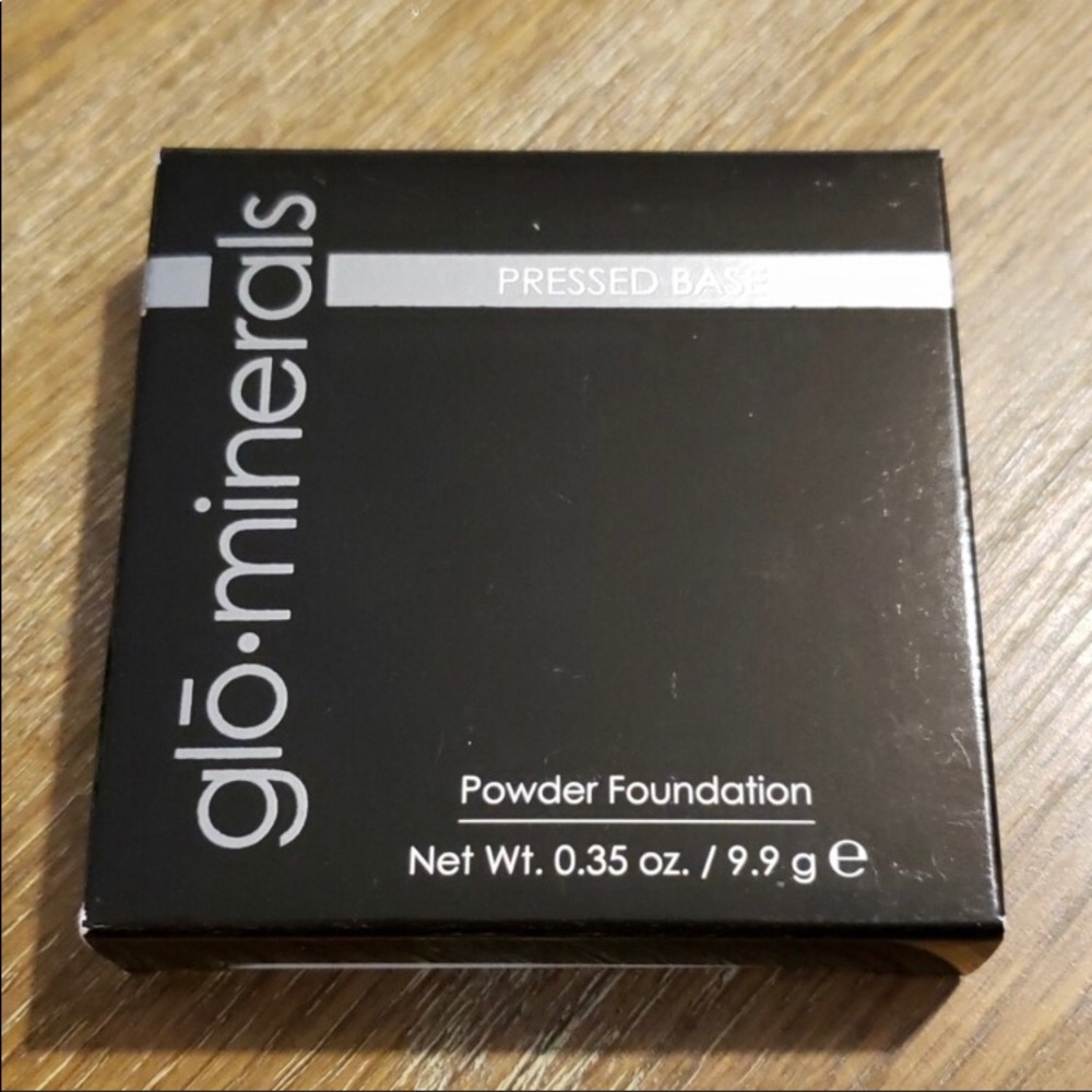 GloMinerals pressed powder